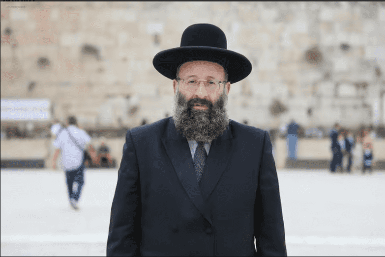 סערה בשערי הכותל: מתפללים טוענים להתנכלות מכוונת בראשי חודשים