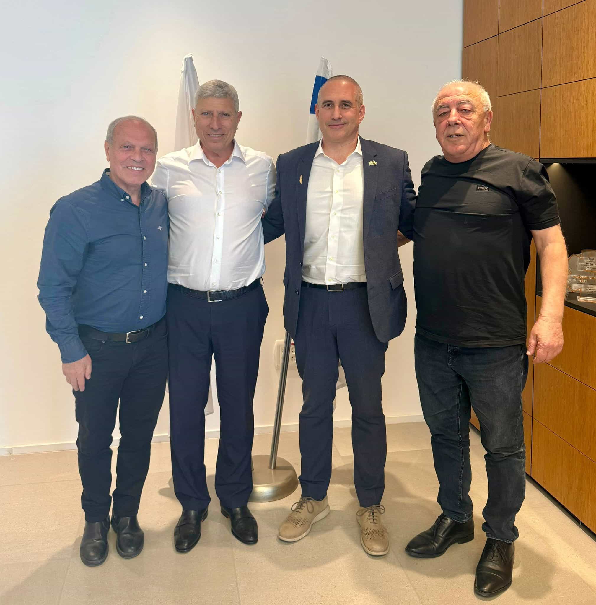 מחזקים את הצפון: יו"ר ועדת הכספים נפגש עם ראשי הערים קרית אתא וקרית ים