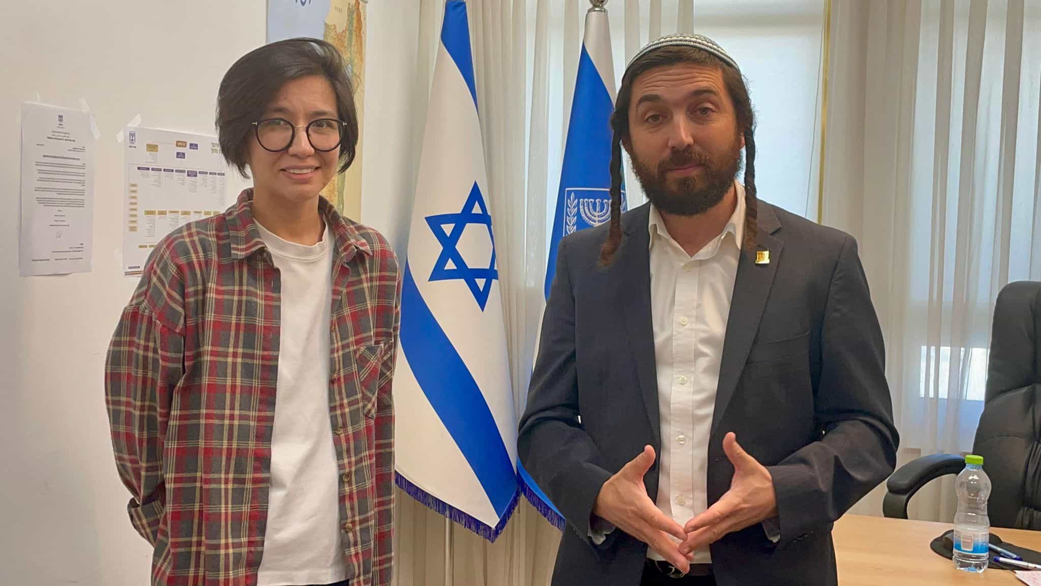 הבלוגרית המוסלמית רוצה להתגייר ונאבקת להישאר בישראל | כל הפרטים