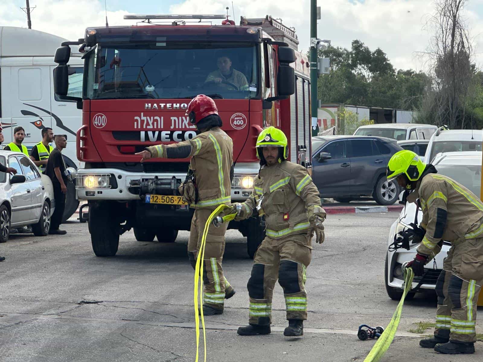 לוחמי האש מתחנת אשקלון ביצעו תרגיל רחב היקף למענה לשריפה, חומ"ס וחילוץ לכודים