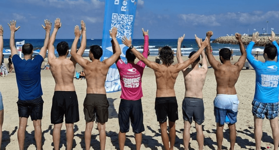מחליפים את המדים בגלשן: קורס גלישה ייחודי למילואימניקים בכפר סבא