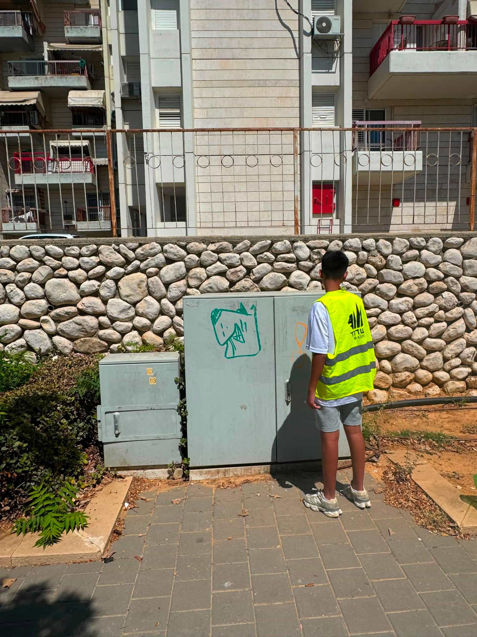 משדרגים את המרחב הציבורי: התוכנית העירונית להעסקת נוער ברובעי אשדוד מתרחבת