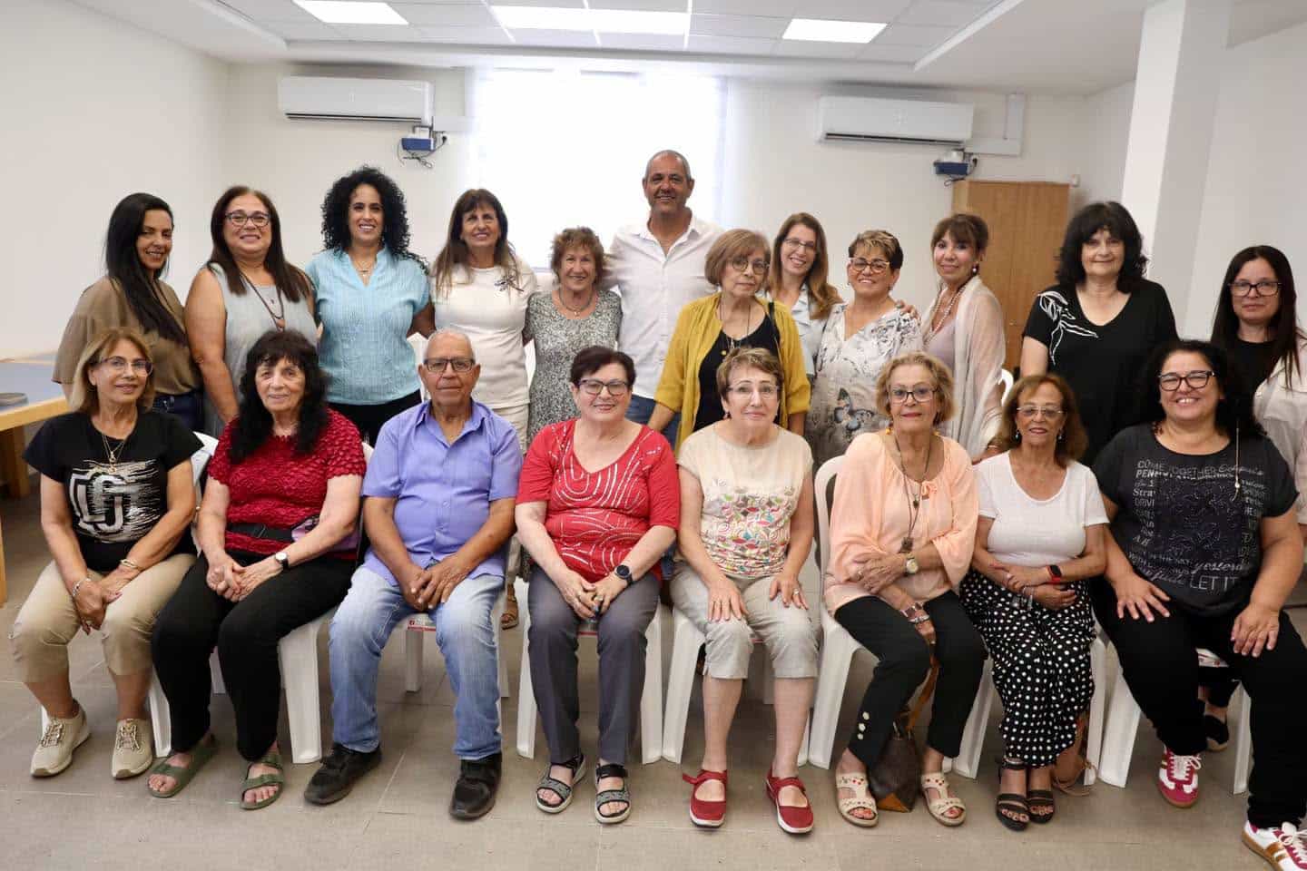 בציון חצי שנה להקמתה: "מועצת החכמים העירונית" בחדרה חשפה את הלוגו הרשמי שלה