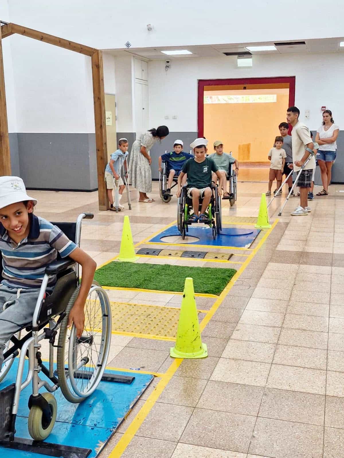 לומדים נגישות מקרוב: כ-1,000 מילדי הקייטנות באשכול השתתפו בהפנינג חווייתי