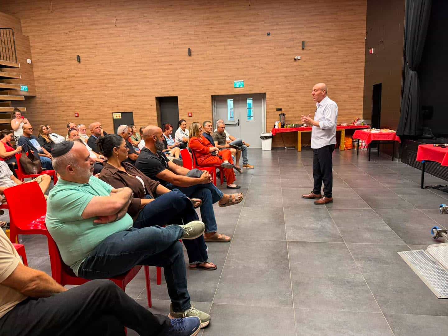 הופכים את הגג הפרטי לגג כלכלי: עשרות תושבים השתתפו בכנס סולארי באילת