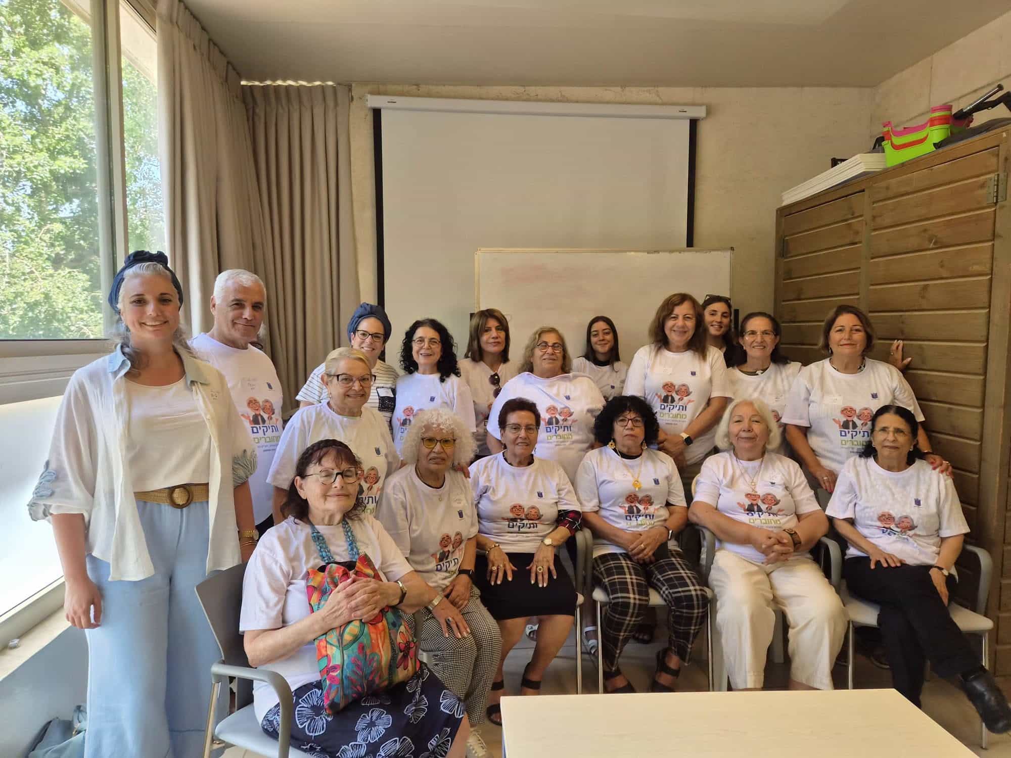 כך נלחמת יהוד-מונסון בבדידות האזרחים הוותיקים בעיר