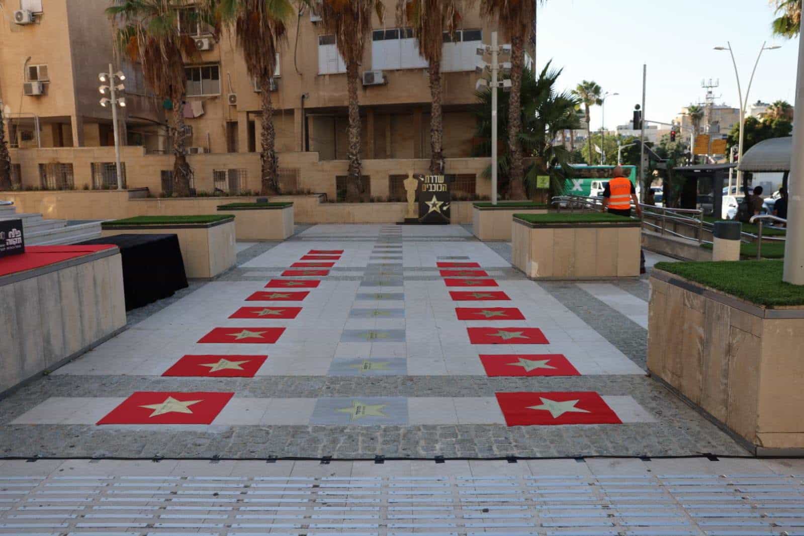 הוקרה ליוצרים המקומיים: 20 אמנים חדשים הצטרפו לשדרת הכוכבים של פתח תקווה