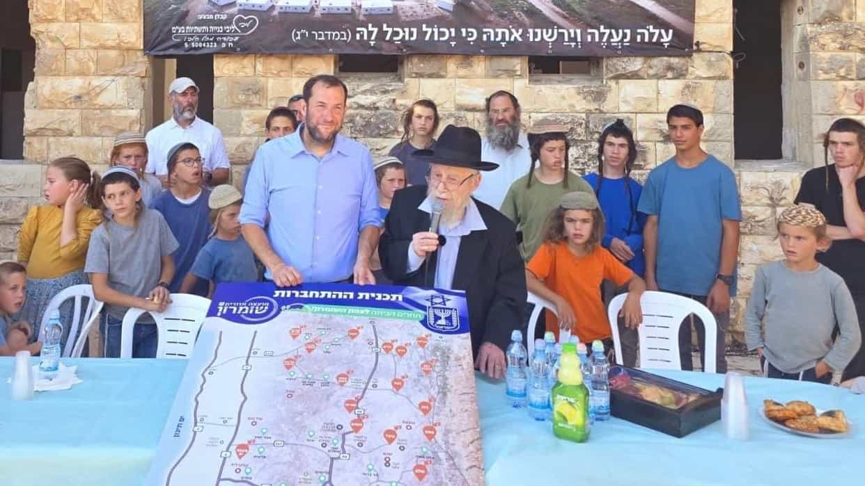 21 שנה אחרי שנשבעו לחזור: הרב דוב ליאור הגיע במסוק לשא-נור ובירך "מציב גבול אלמנה"
