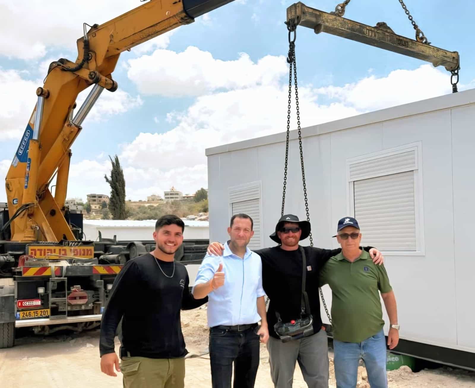 רגע היסטורי: המבנים הראשונים הונחו ביישוב החדש "עמק דותן" - צפו