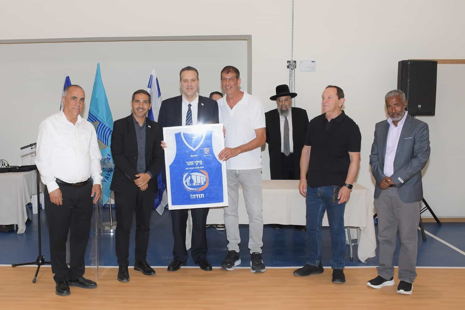 במעמד שר התרבות והספורט: נחנך אולם ספורט חדש בבית הספר "ניצנים" ביבנה
