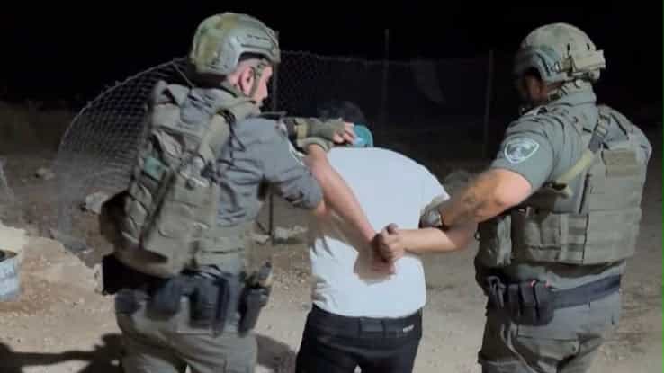 לאחר מאמץ מודיעיני ופעילות ממושכת: נעצרו שלושה מחבלים שהיו מעורבים בחטיפת נשקו של חייל בסוסיא