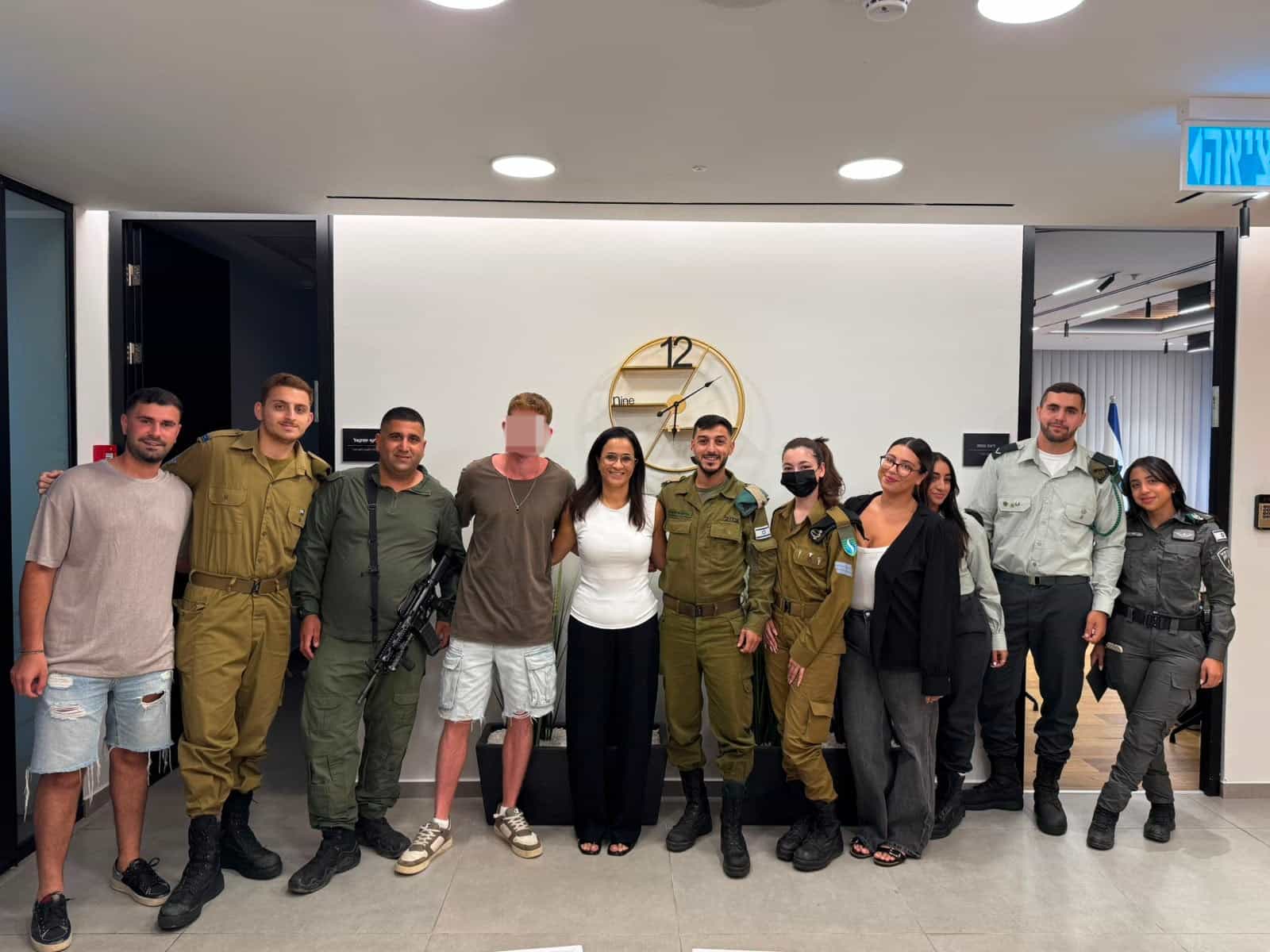 מפגש מרגש בלשכת ראש העיר: אור יהודה הוקירה את החיילים המצטיינים