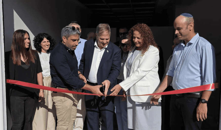 תנופת החינוך באריאל: שר החינוך וראש העיר חנכו מבנה חדש בבית הספר "אור זבולון" בעיר