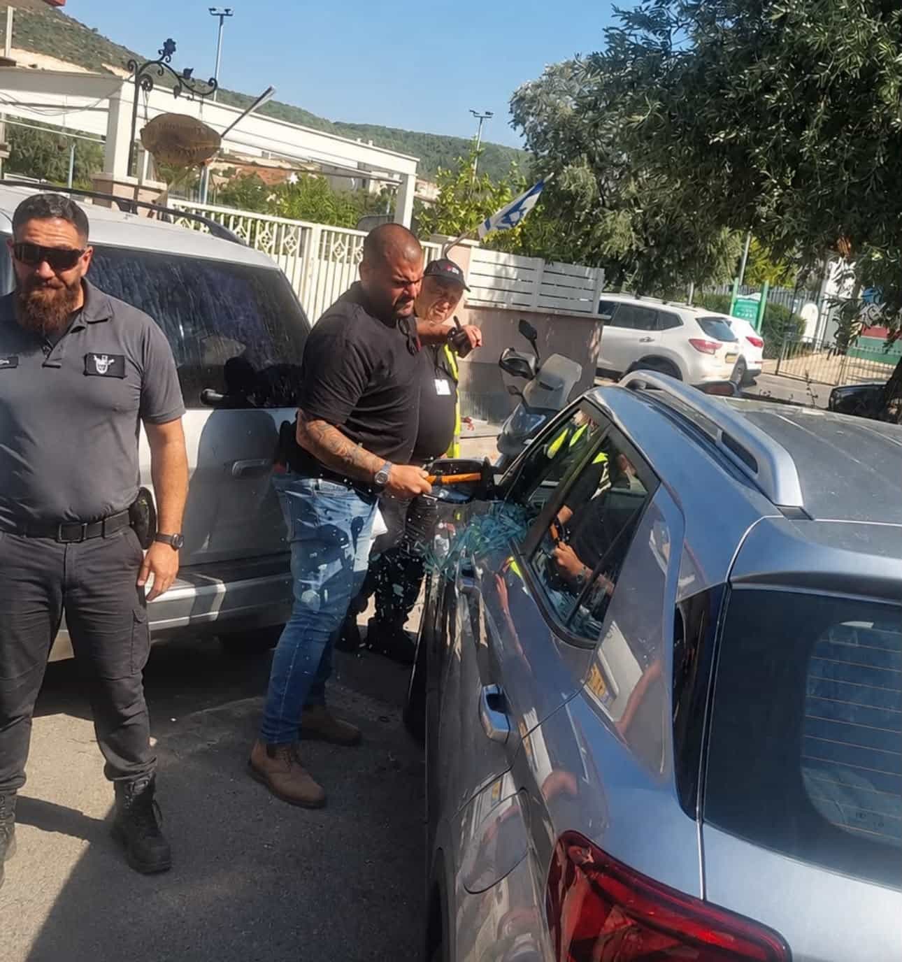 בשיא החום: מנהל יחידת האכיפה בטירת כרמל חילץ פעוט שננעל ברכב