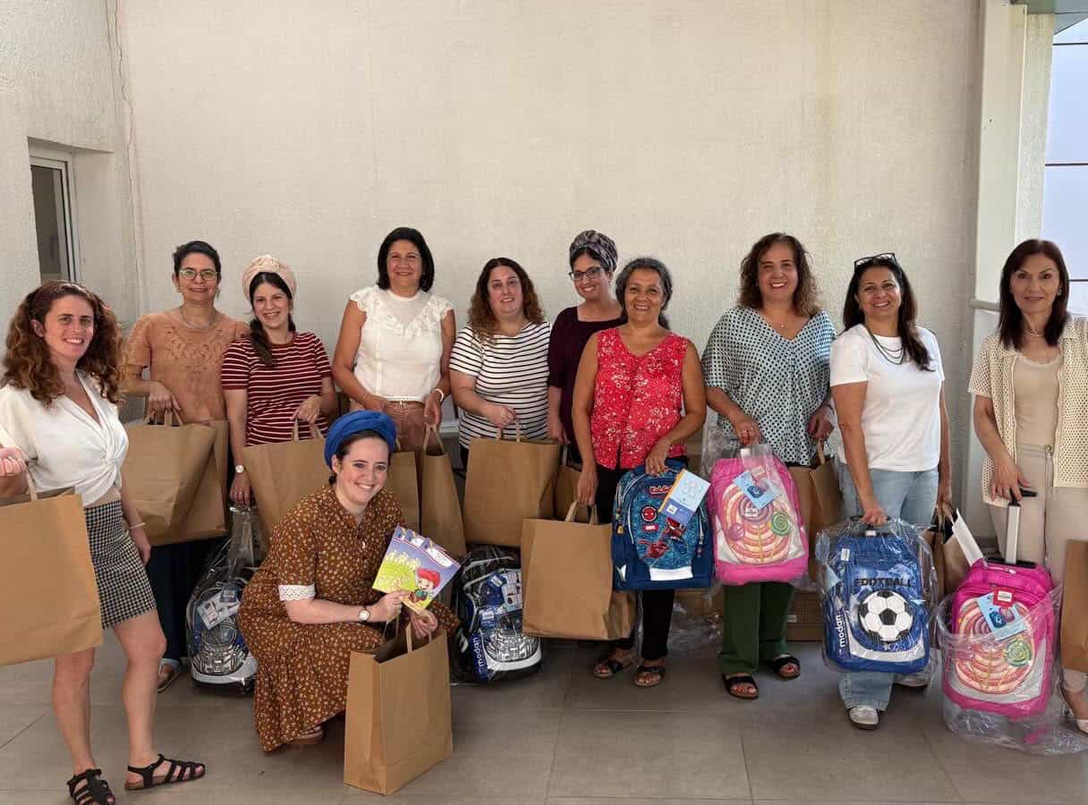 פותחים שנה בשוויון: עיריית גבעת שמואל סייעה ברכישת ציוד בית ספר למאות תלמידים