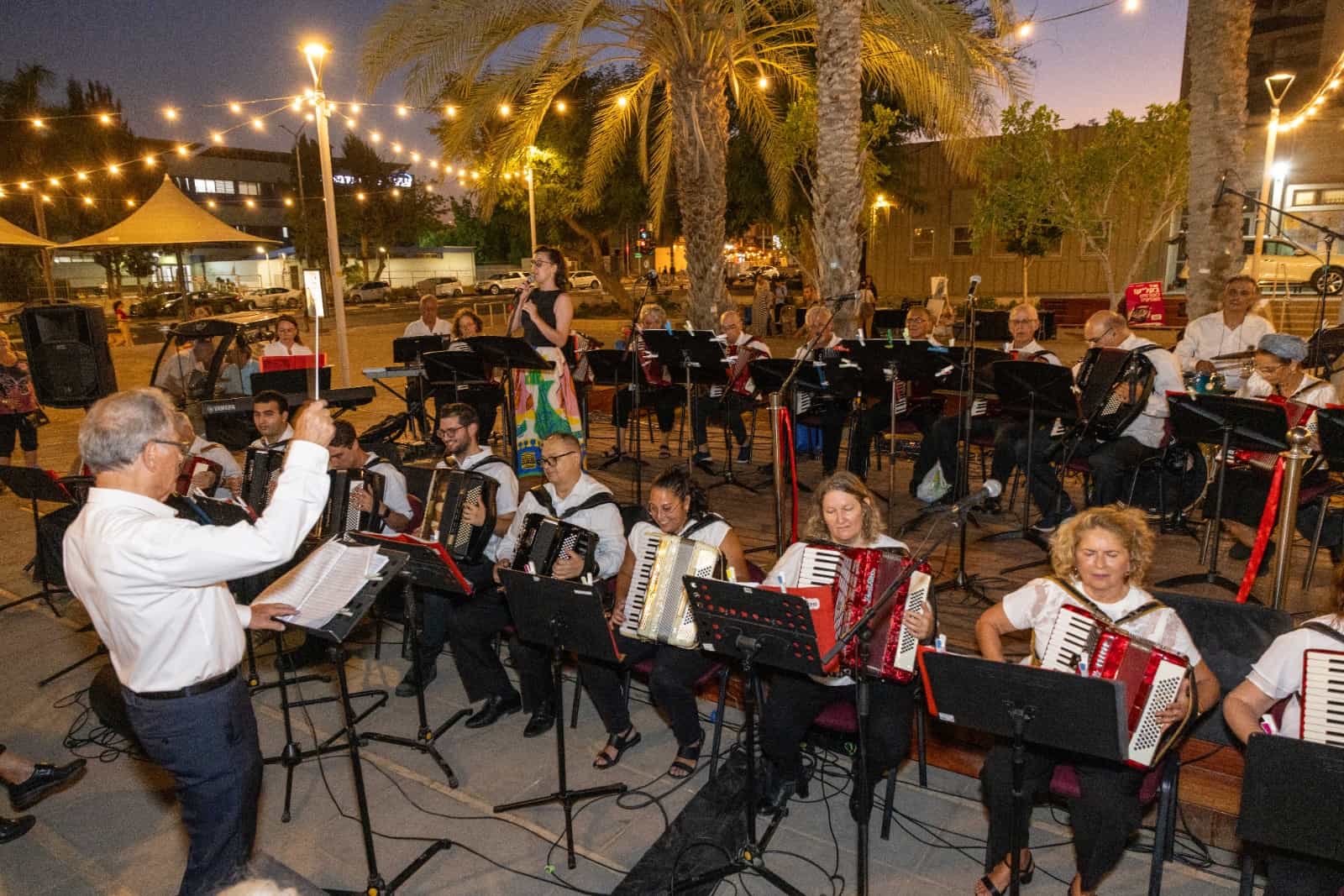 מקום למפגש ולקהילה: באר שבע חנכה את "כיכר התרבות" לאזרחים הוותיקים