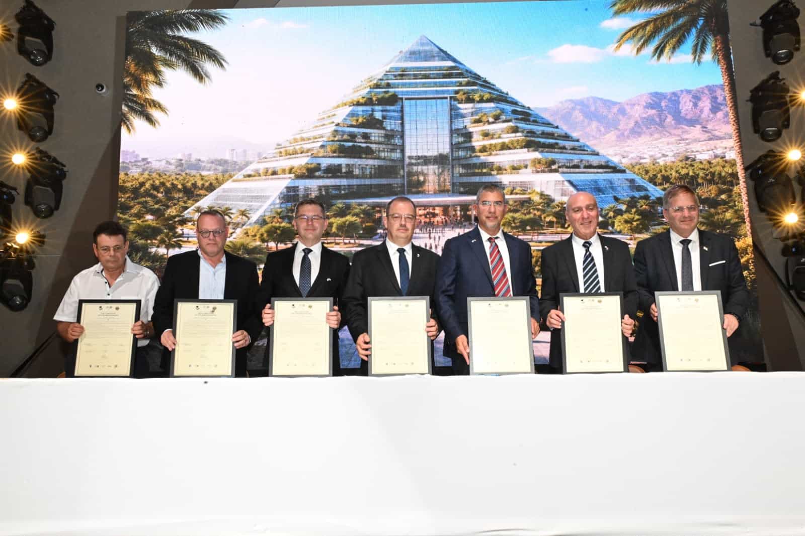 אירוע היסטורי באילת: נחתם ההסכם להקמת הפקולטה הבינלאומית ללימודי רפואה