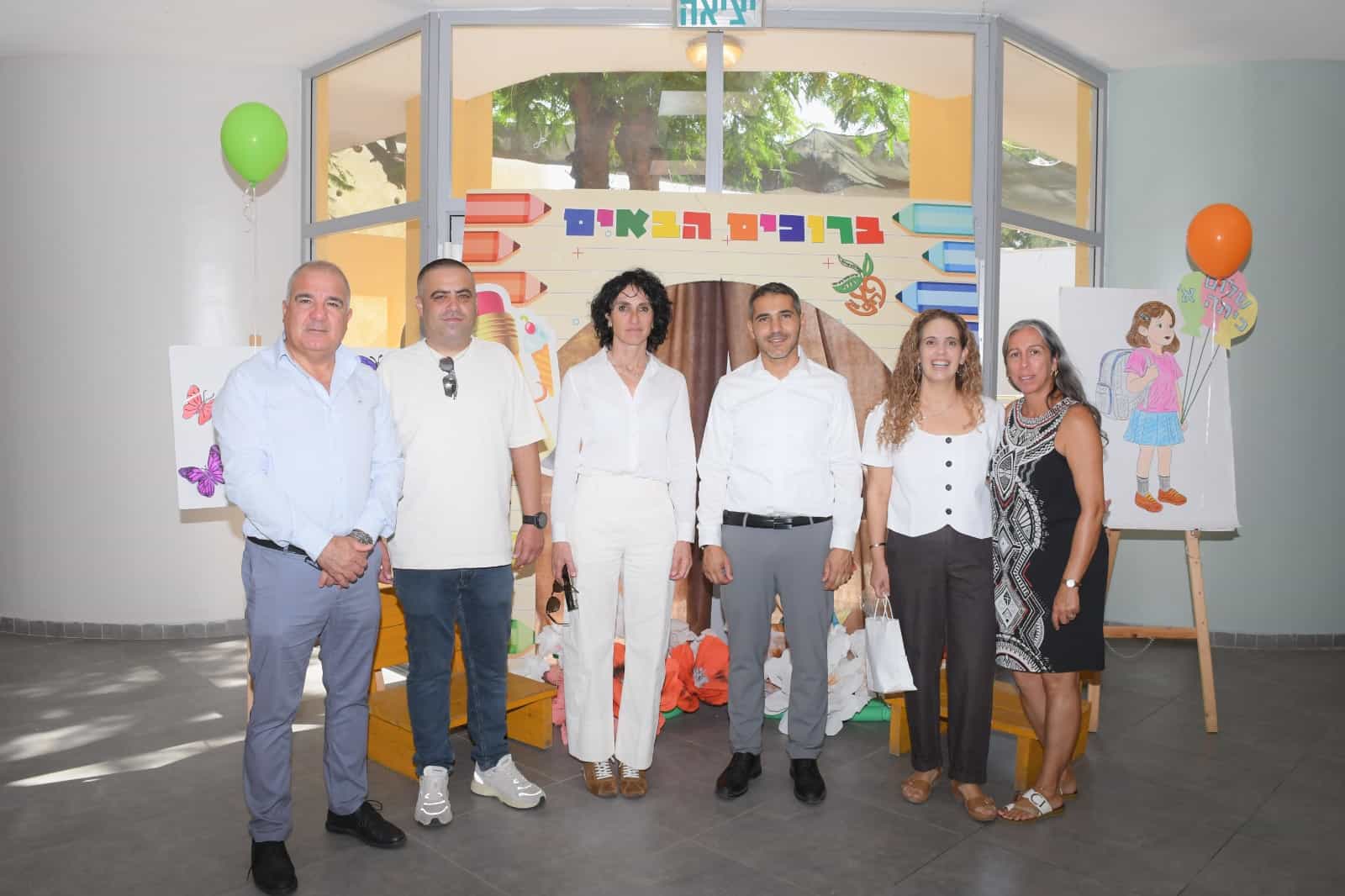 עם שטיח אדום, בלונים ומוזיקה: שנת הלימודים נפתחה בהצלחה ביבנה