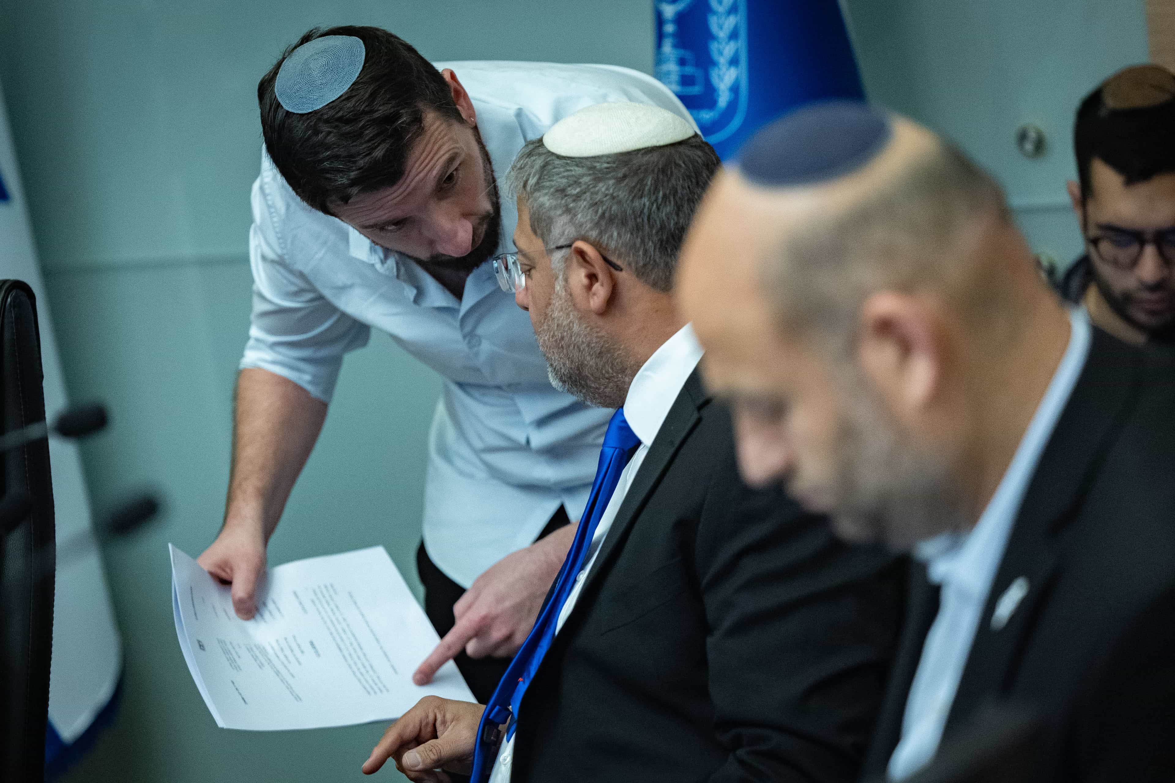 מירב בן ארי ניסתה להרחיק את עו"ד דוד בבלי מעוצמה יהודית מפאנל פוליטי בביה"ס ונכשלה | צפו