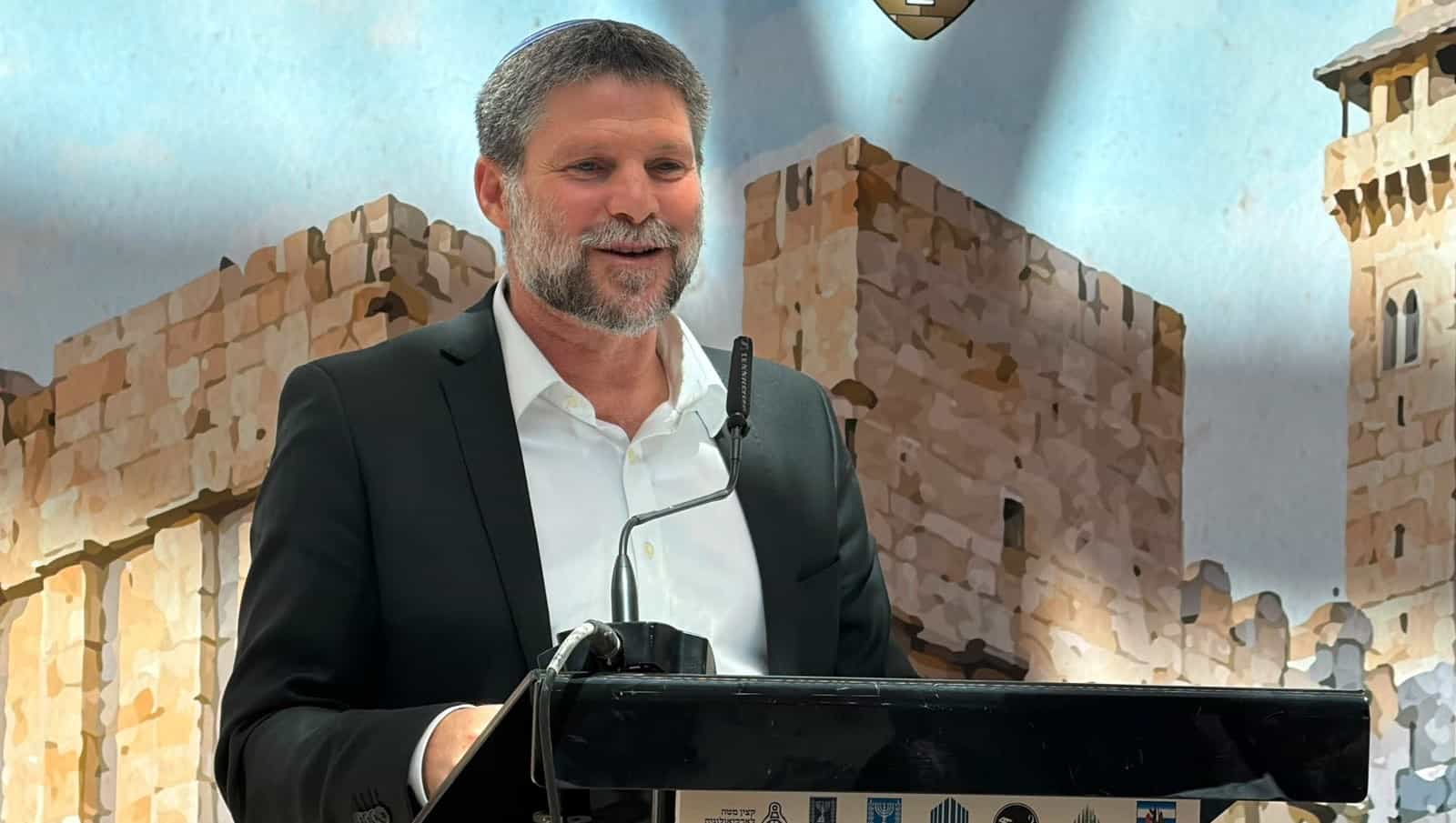 סמוטריץ׳ במערת המכפלה: ״סגירת מעגל היסטורית - סמל לריבונות היהודית בארצנו״