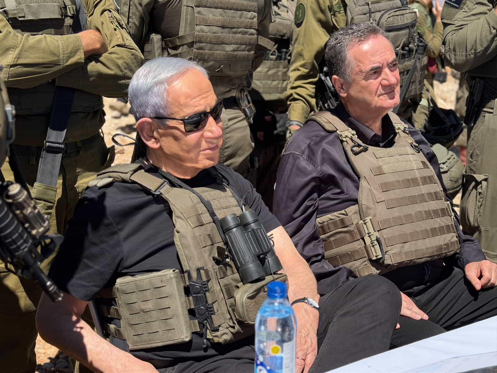 שר הביטחון בכתר החרמון בסוריה: "שולחים מסר ברור לנשיא סוריה - אנחנו לא זזים מכאן"