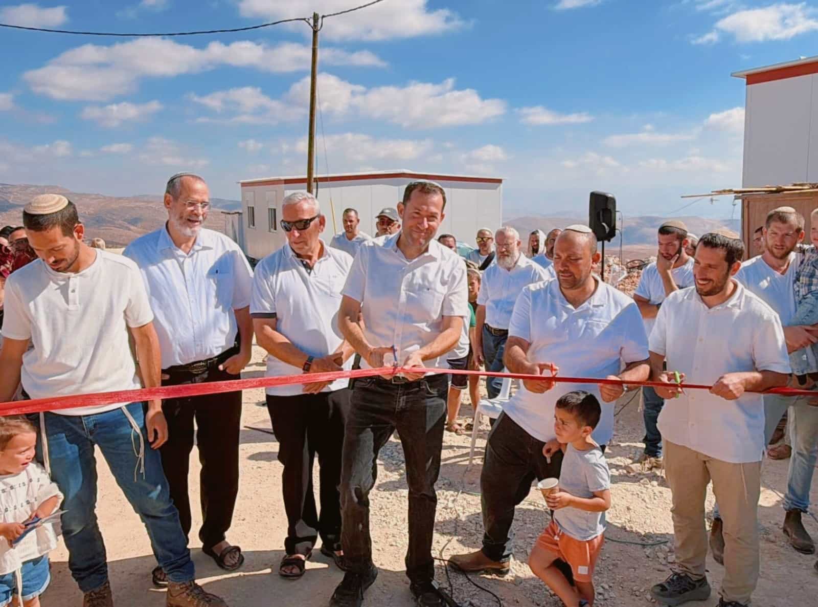 לזכר סמ״ר הלל דינר הי״ד שנפל בקרבות בעזה: שכונה חדשה נחנכה במזרח השומרון | צפו