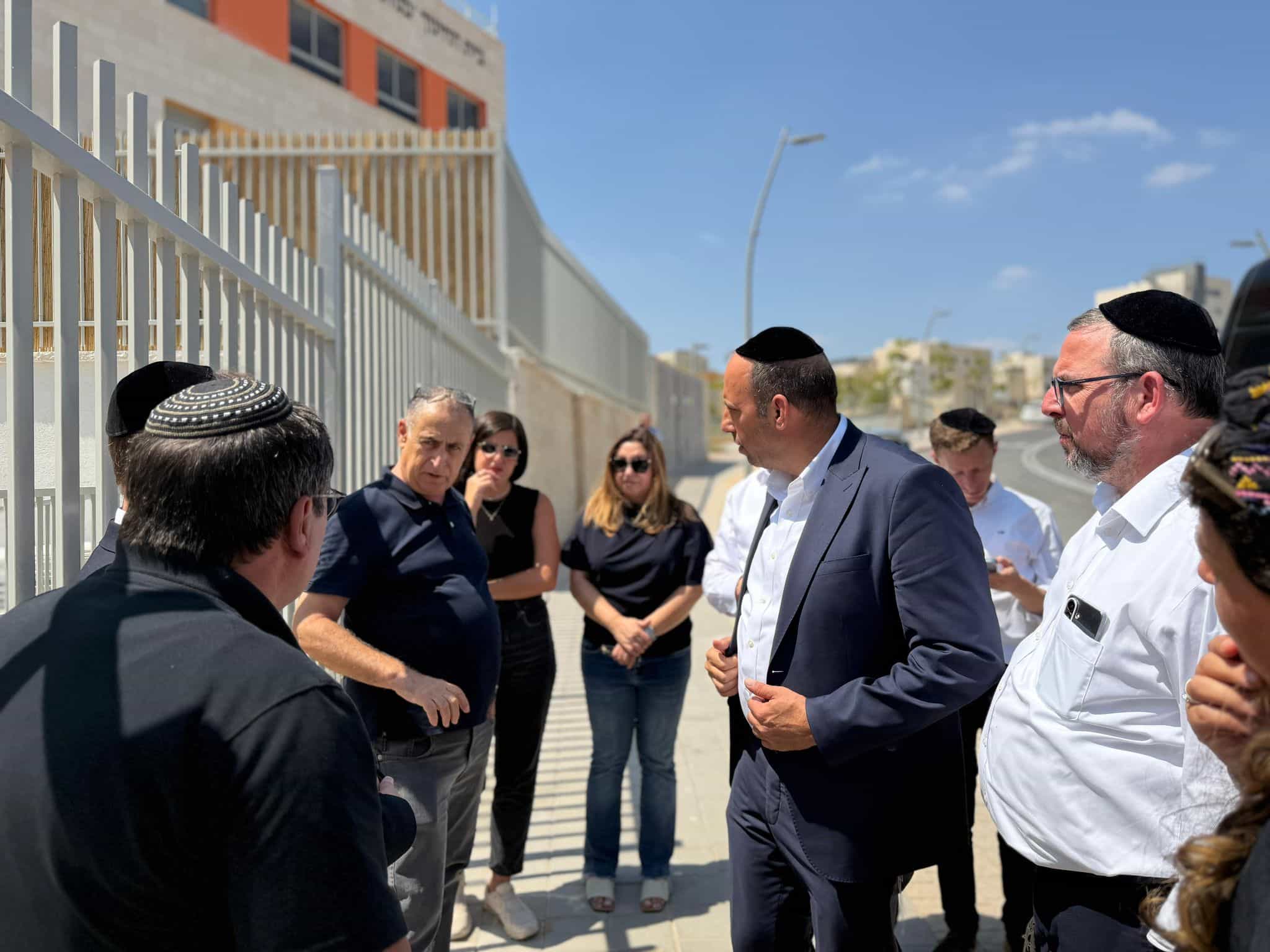 סמנכ״ל פיתוח מערכת החינוך התרשם מתנופת הבנייה במוסדות החינוך בבית שמש
