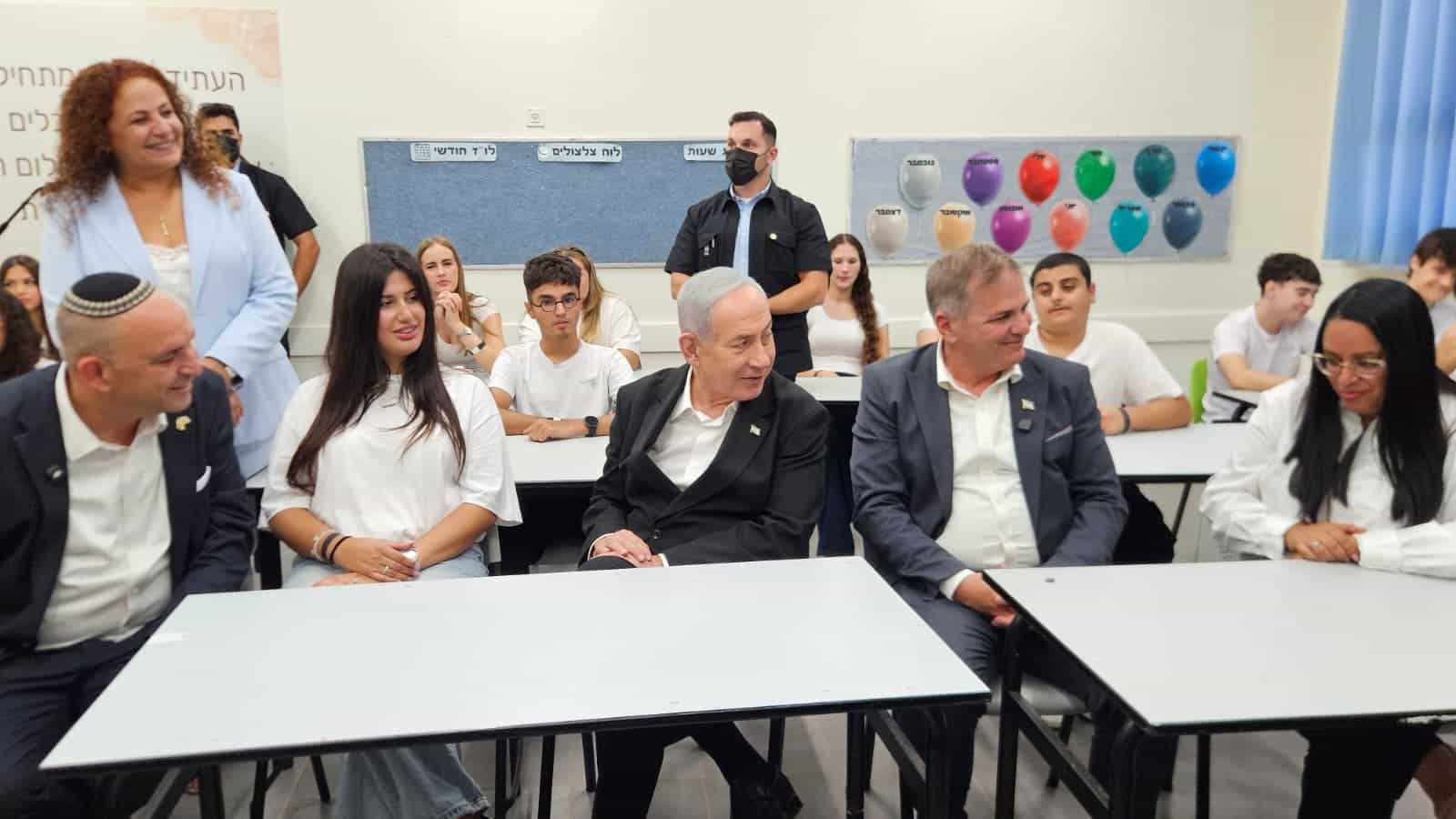 ראש הממשלה בנימין נתניהו פתח את שנת הלימודים בלוד בביקור חגיגי בתיכון דרכא