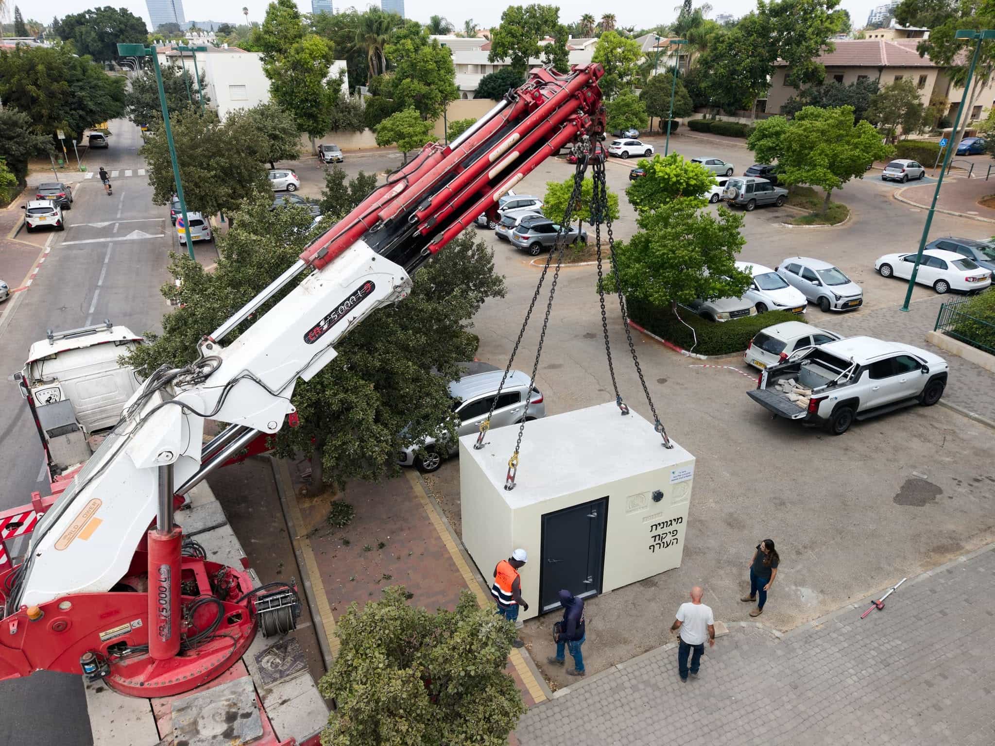 הרחבת המיגון העירוני: מיגונית חדשה הוצבה בגן האם בהוד השרון