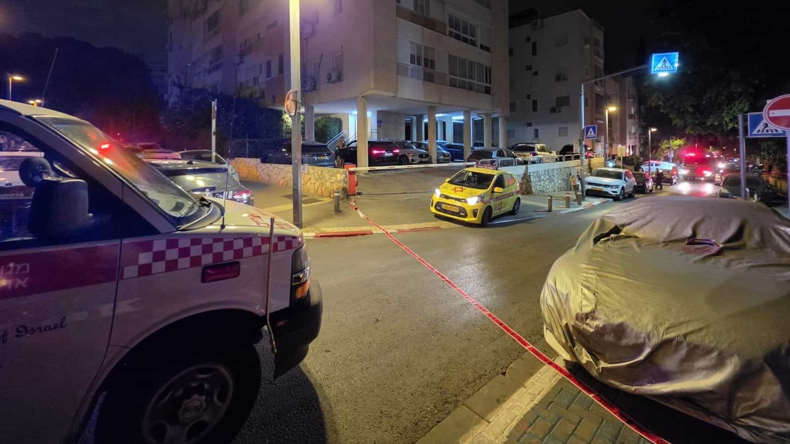 שריפה בבניין מגורים בתל אביב: ארבעה נפגעו משאיפת עשן, גבר בן 61 במצב בינוני
