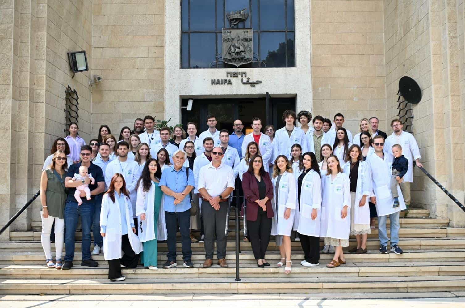 מחזקים את מערכת הבריאות ומעודדים עלייה: 36 רופאים ורופאי שיניים מחו"ל החלו את דרכם בחיפה