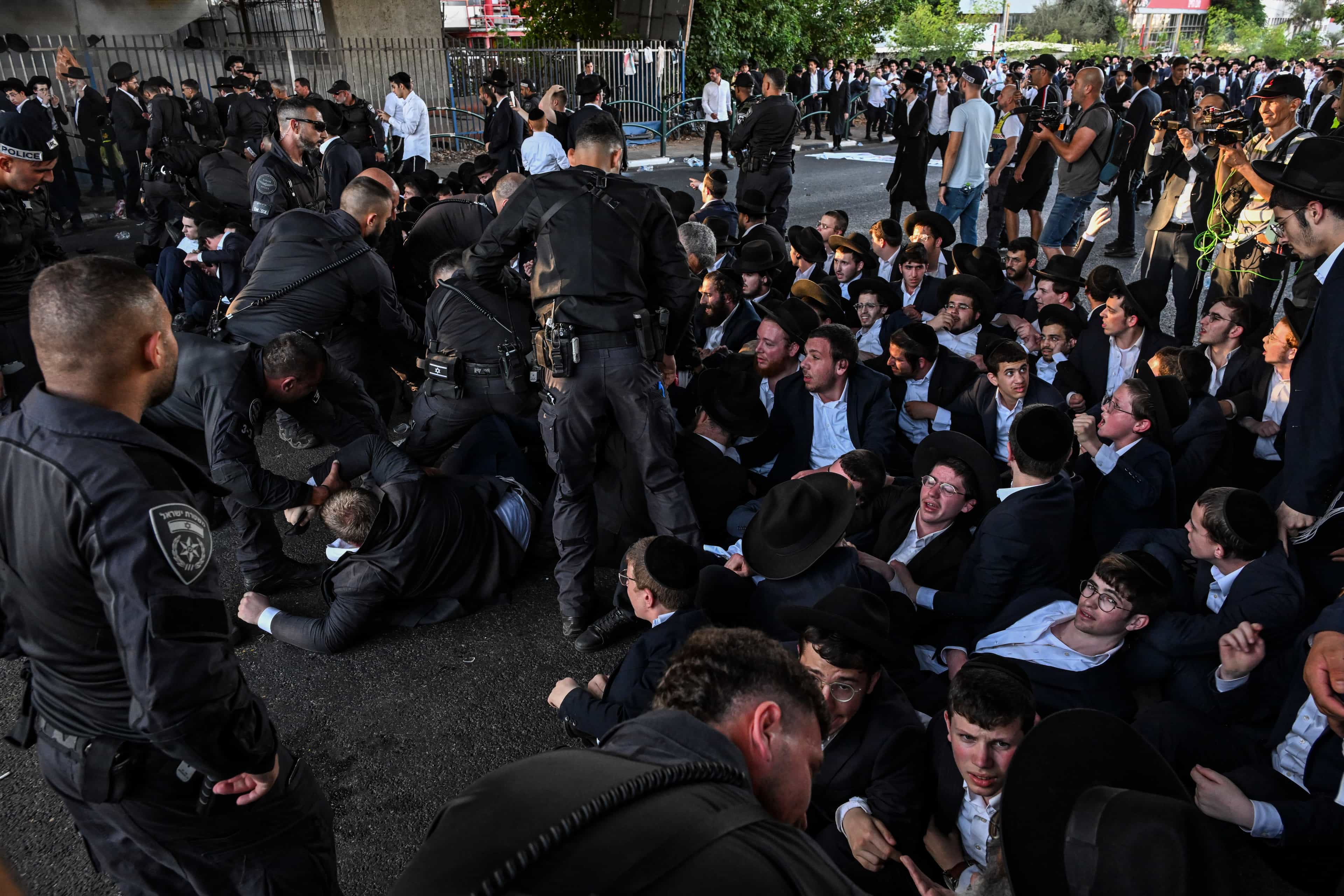 הפגנה בלתי חוקית סמוך לבני ברק: כביש 4 נחסם לתנועה בשני הכיוונים