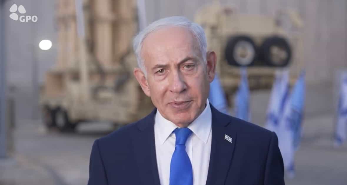 נתניהו בסוללת חץ באזהרה לאויבי ישראל: ״תספגו מכות חזקות יותר ממה שאתם מדמיינים״ | צפו