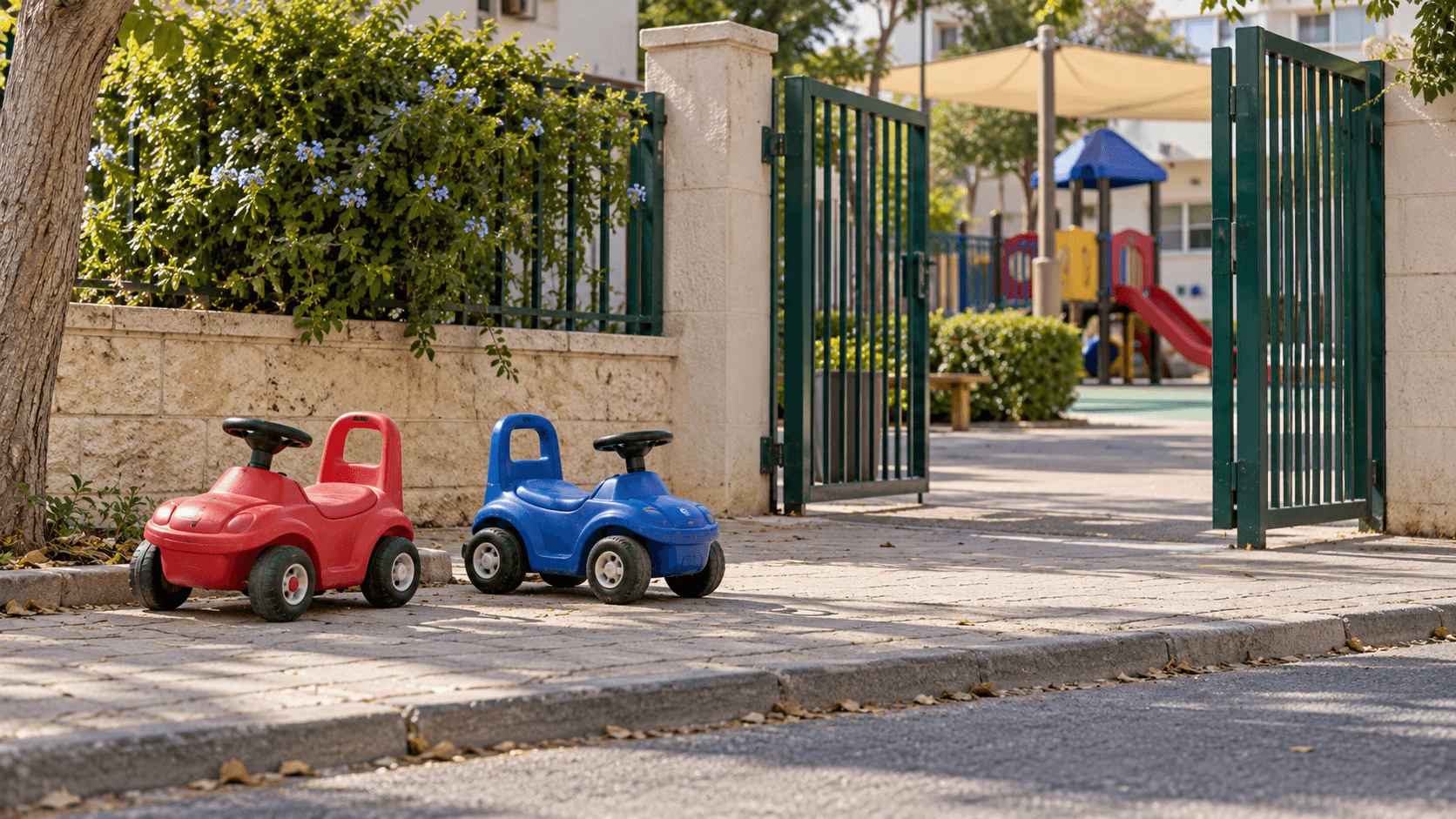 פעוטות יצאו מגן בפתח תקווה ושוטטו לבד ברחוב - שתי נשות צוות עוכבו לחקירה
