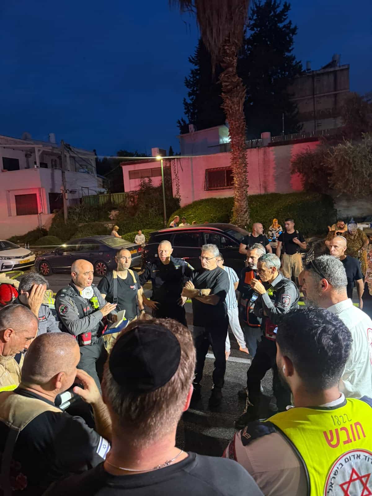 שריפה בכרמיאל: 44 דירות פונו, ארבע דירות נשרפו כליל, כ-20 דיירים פונו למרכז פינוי לתושבים שפתחה עיריית כרמיאל | נסיבות השריפה בבדיקה