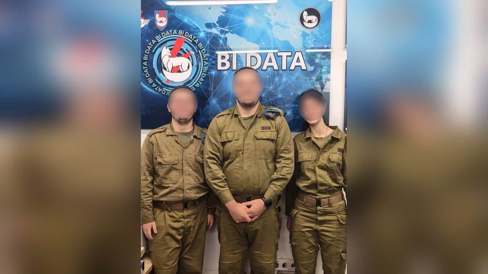שלושה עולים, והמשימה אחת | הכירו את סמלי המחלקה של פלוגת ה-Bi Data בגדוד התקשוב 373