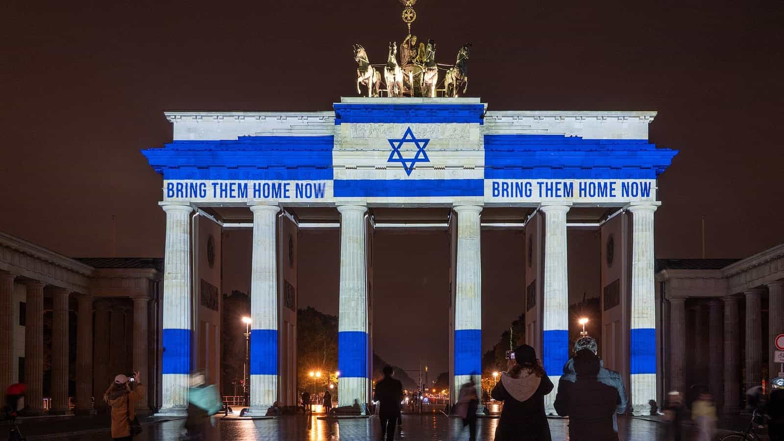 שלוש שנים לטבח: מרץ - "גרמניה עומדת בתקיפות לצד ישראל", מקרון - "לא שוכחים את השמות והפנים"