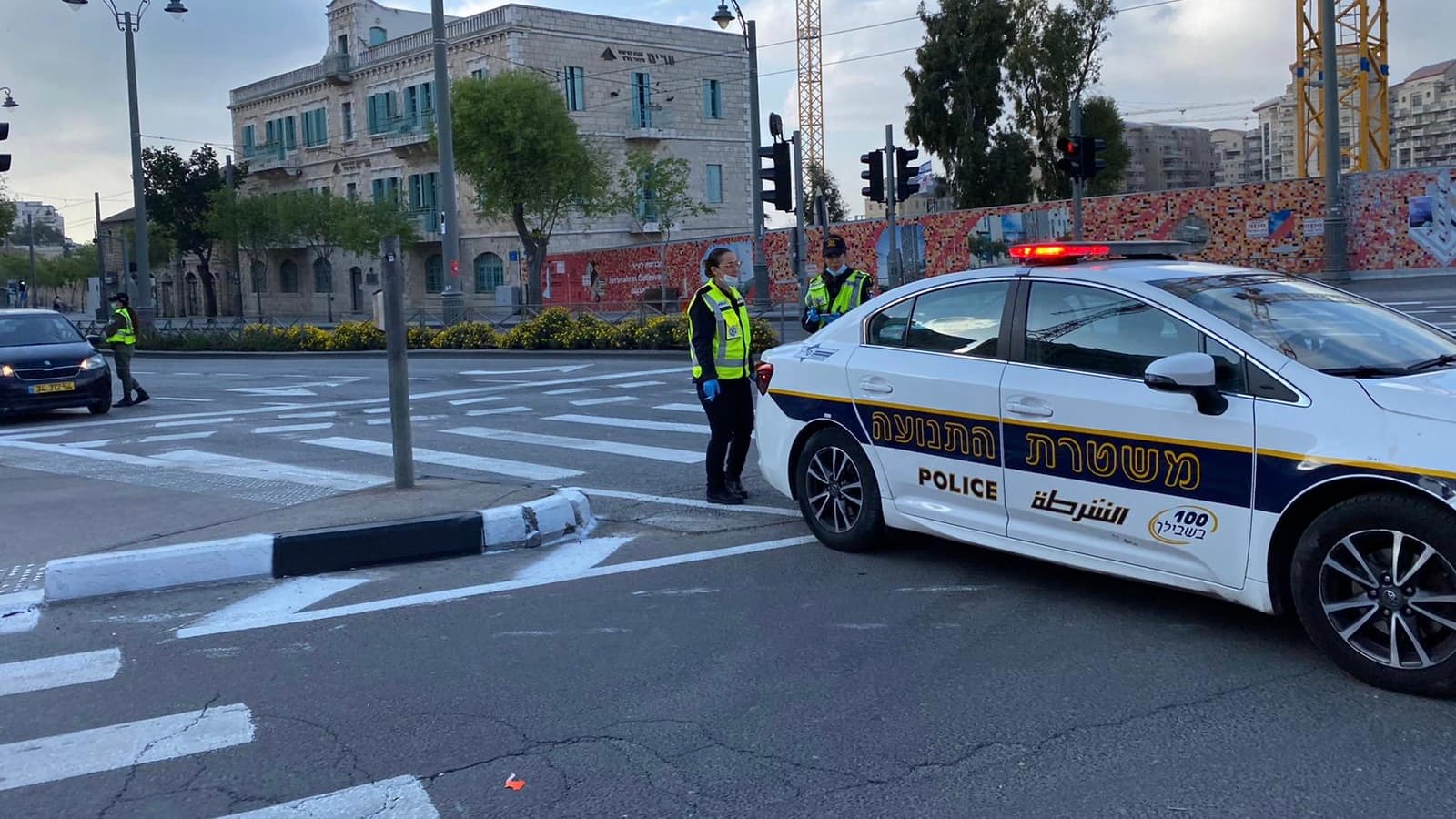 שוטר נפצע קל באירוע דריסה בלוד - כוחות במצוד אחר החשוד שנמלט