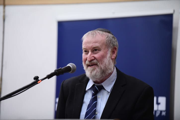 מנדלבליט בדרך לדוכן: פרקליטי נתניהו יזמנו את היועמ״ש לשעבר להעיד במשפט