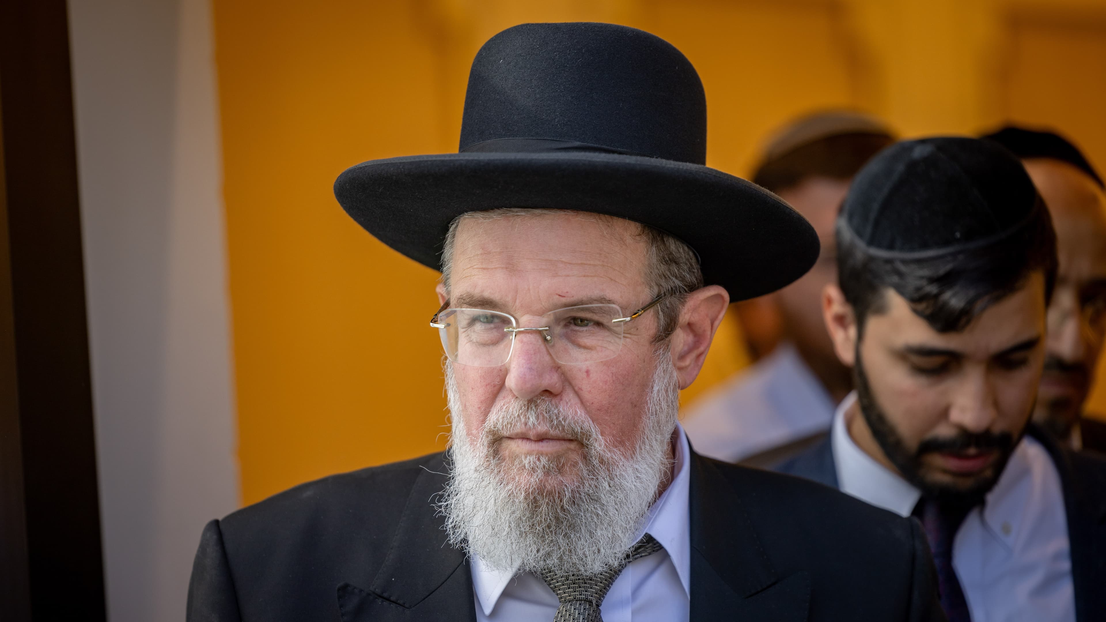 הרב הראשי בגינוי חריף למפגינים: "אין היתר לפגוע ברכוש או לחסום כבישים"