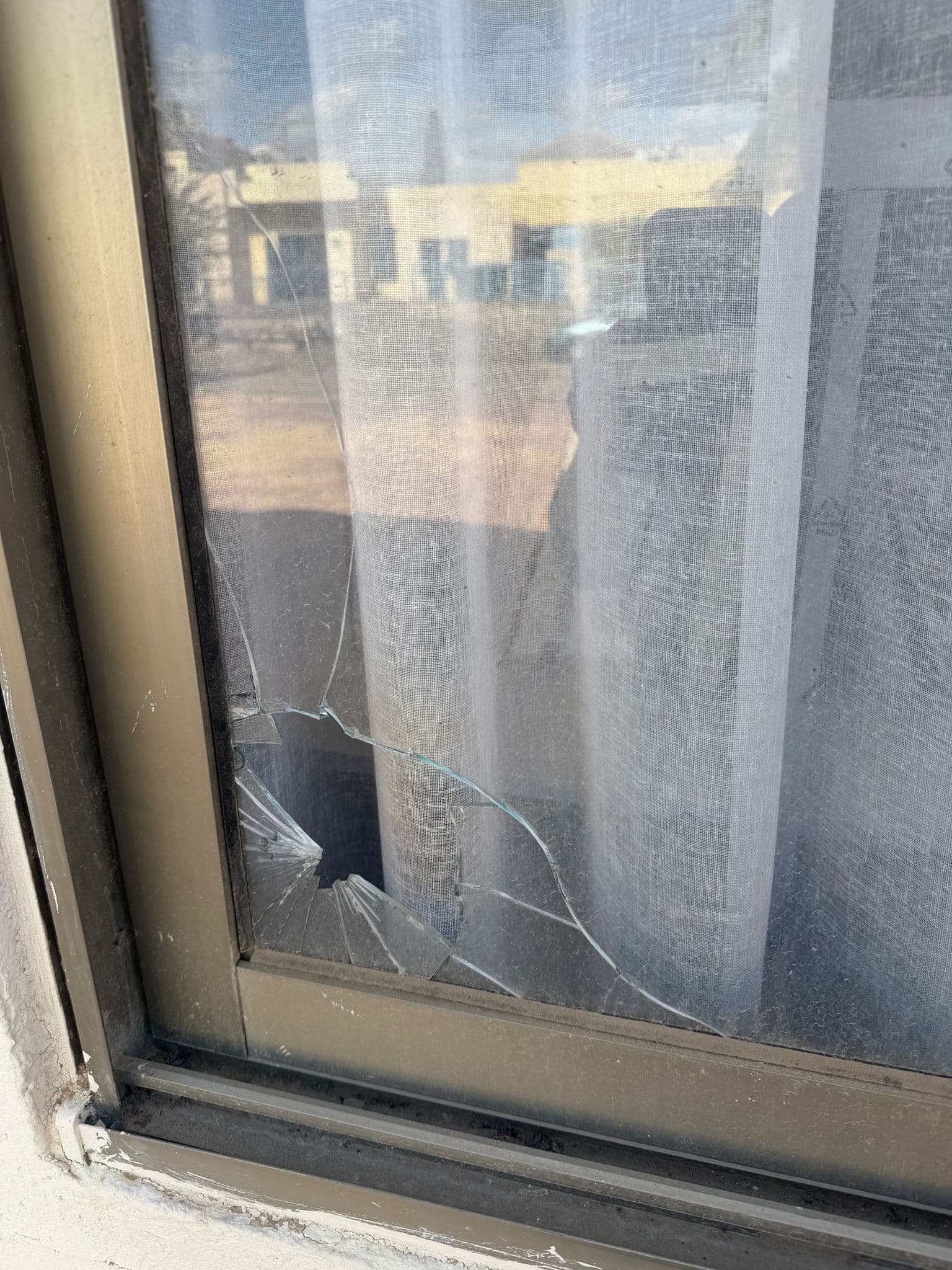 תושבים מלוד טוענים: ערבים פרצו והשחיתו את בית הכנסת שלנו