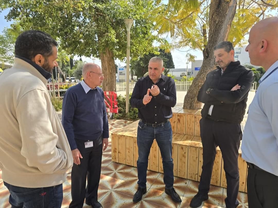 ביקור של עוצמה: ראש עיריית נהריה חיזק את הלוחמים הפצועים במרכז הרפואי לגליל