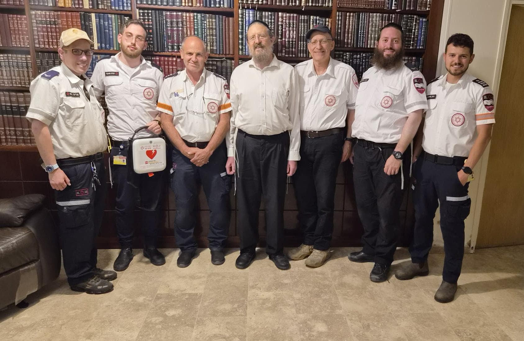 "בזכותכם אני כאן": המפגש המרגש בין תושב ירושלים לצוות מד"א שהציל את חייו