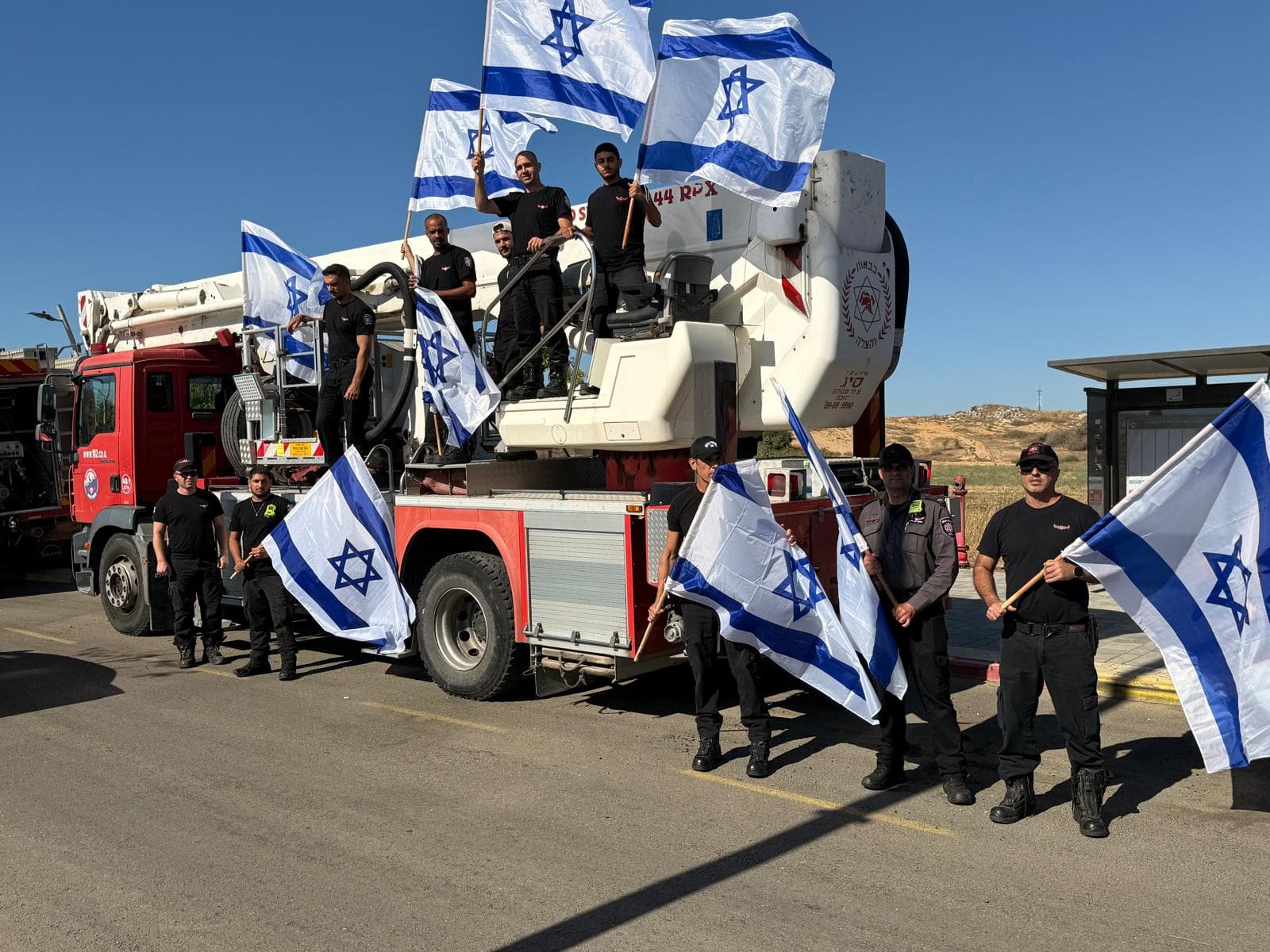 לוחמי אש מתחנת אשקלון חלקו כבוד אחרון ללוחם גבעתי מיכאל טיוקין ז״ל