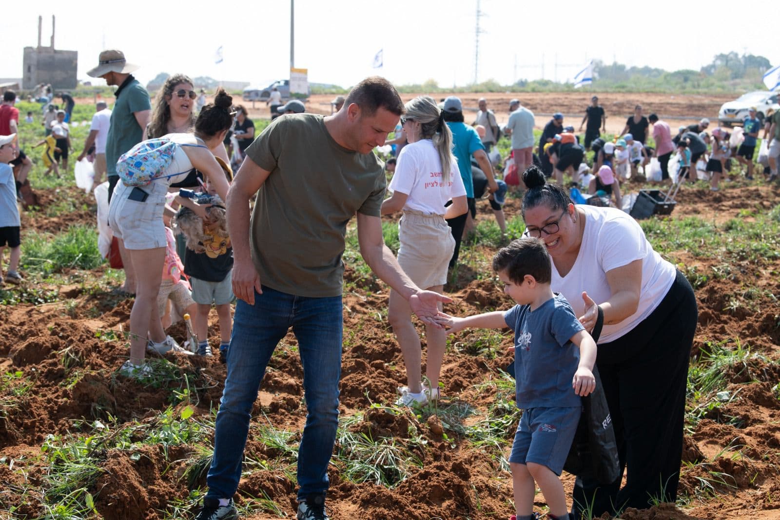 עיריית ראשון לציון מזמינה את התושבים לקטיף תפוחי אדמה והפנינג משפחות בטבע