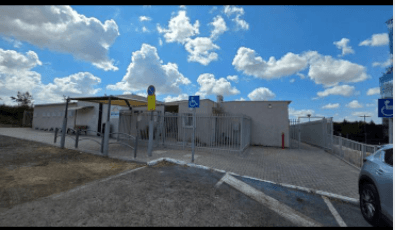 אפליה בחינוך ברעננה: צפיפות קשה בממ"ד מול כיתות ריקות בממלכתי