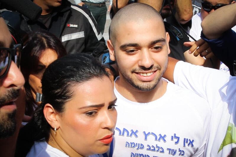 אלאור אזריה בתגובה ראשונה: "ברוך השם שהגענו לרגע הזה – תודה להרצוג ולכ״ץ"