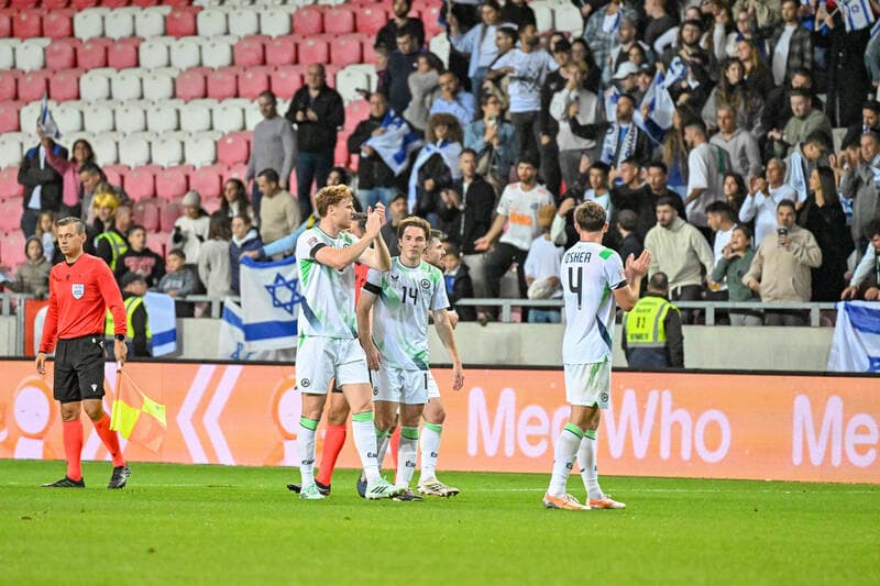 הסערה נמשכת: באירלנד עדיין לא החליטו כיצד ינהגו בגומלין מול ישראל