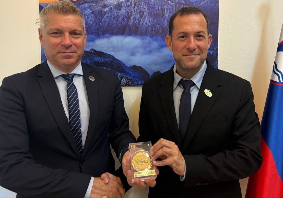 שר ההגנה הסלובני ליוסי דגן: "תומך בריבונות ביו"ש"