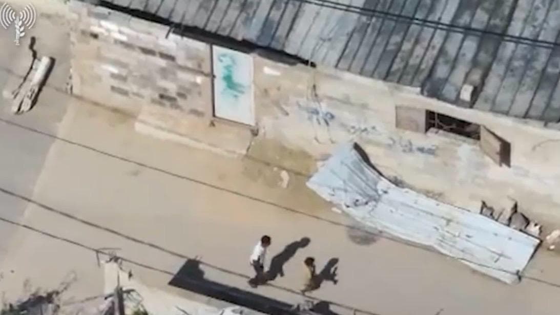 חמאס מנצל ילדים בעזה לפעילות טרור והעולם שותק: כך נשלח ילד להעביר אמצעי לחימה | צפו